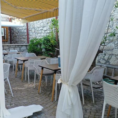 Neva Hotel Алакати Екстериор снимка
