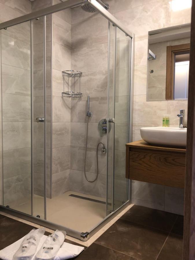Neva Hotel Алакати Екстериор снимка