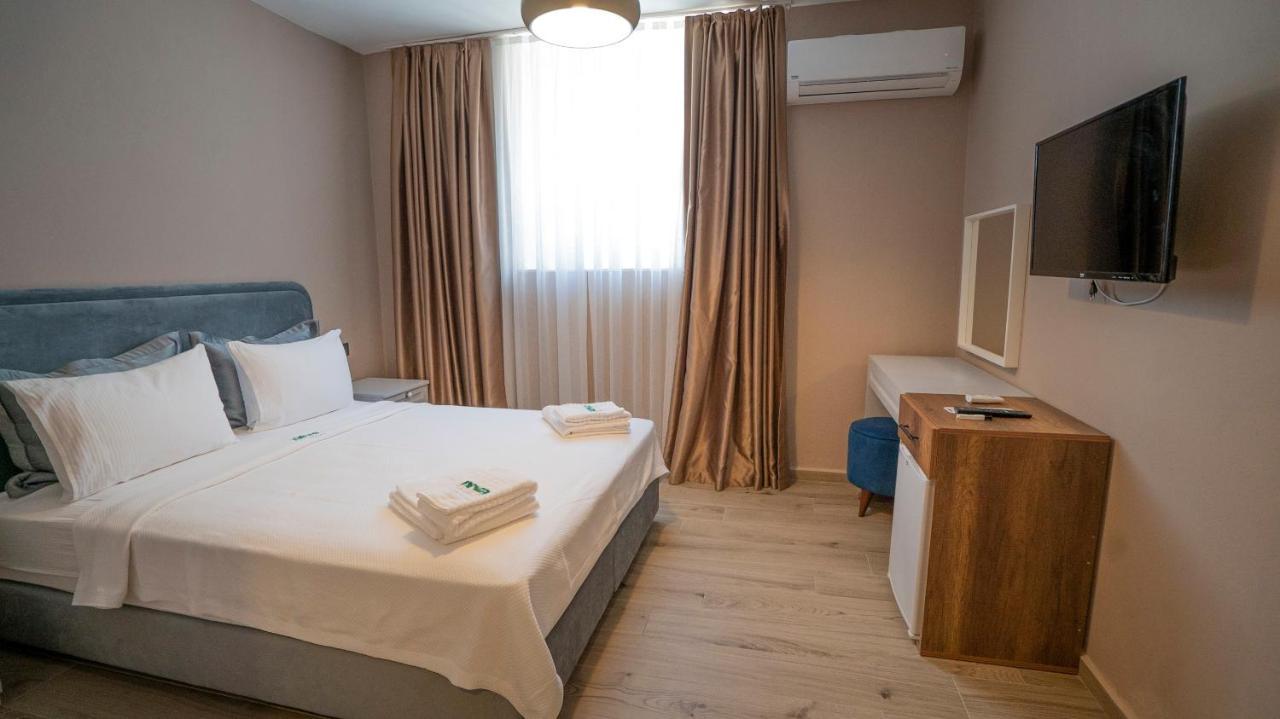 Neva Hotel Алакати Екстериор снимка