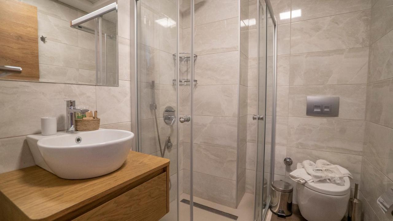 Neva Hotel Алакати Екстериор снимка