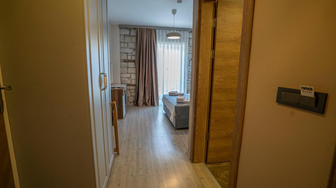 Neva Hotel Алакати Екстериор снимка