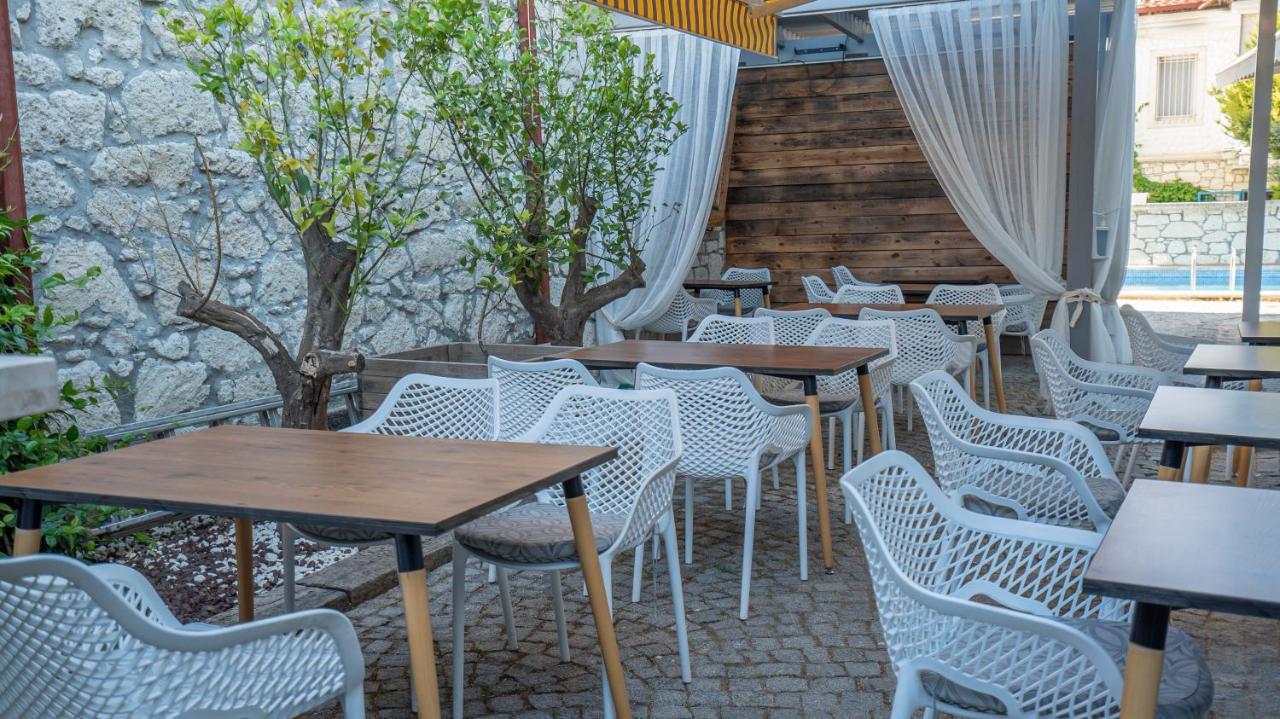 Neva Hotel Алакати Екстериор снимка