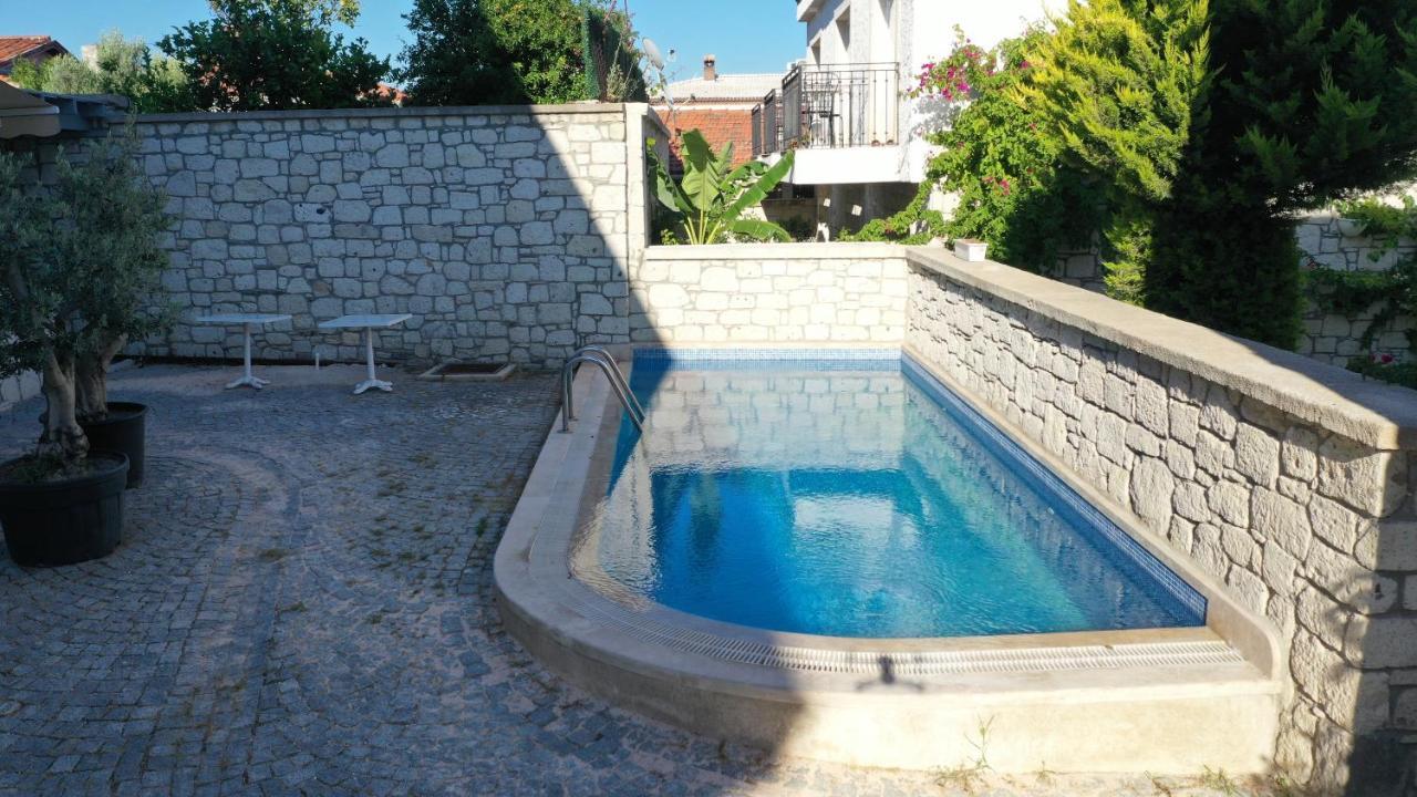 Neva Hotel Алакати Екстериор снимка